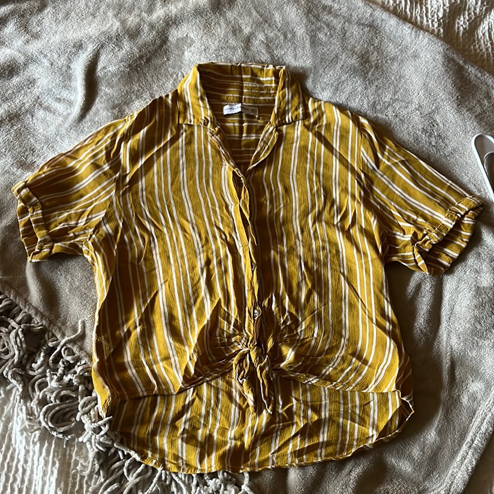 Faithful the Brand Cropped Buttondown